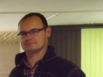 Klark 42 éves társkereső profilképe