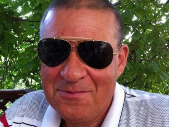 fotóman 74 éves társkereső profilképe
