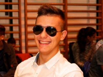 moszkvics 24 éves társkereső profilképe
