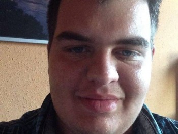 herrbakos 28 éves társkereső profilképe