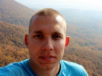 Péter19870704 34 éves társkereső profilképe