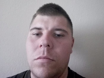 robert1340 32 éves társkereső profilképe