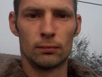 EPisti 35 éves társkereső profilképe