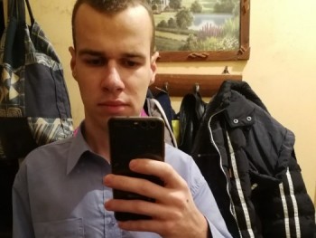 Gyuresz7 28 éves társkereső profilképe