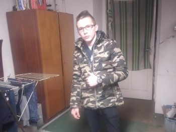 Imre Viktor 22 éves társkereső profilképe