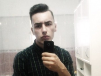 José 26 éves társkereső profilképe