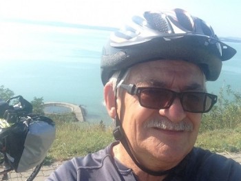 Frank 50 71 éves társkereső profilképe