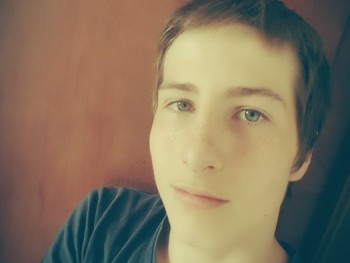 Dér Kristóf 22 éves társkereső profilképe