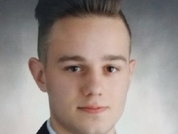András99 23 éves társkereső profilképe