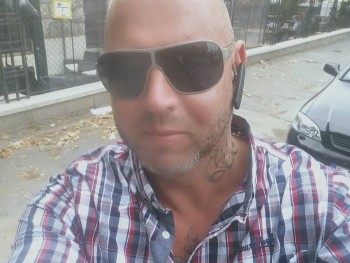 Sebastien 46 éves társkereső profilképe