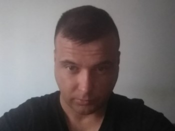 Károlyzsolt 36 éves társkereső profilképe