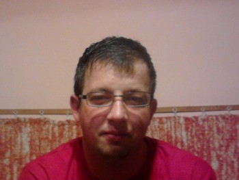 Attila 42 37 éves társkereső profilképe