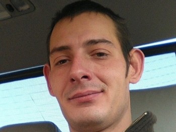 István0703 32 éves társkereső profilképe