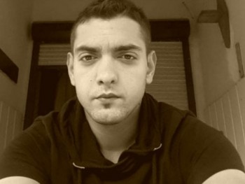 Adam Toth 26 éves társkereső profilképe
