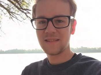 Horváth Károly 21 éves társkereső profilképe