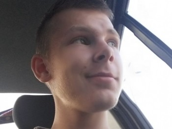 Ruzsinkó Dániel 20 éves társkereső profilképe