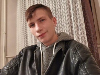 Tocka 23 éves társkereső profilképe