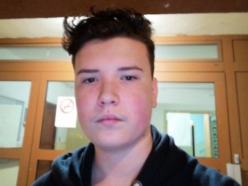 Csikány Zoltán 21 éves társkereső profilképe