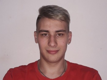 Louis 25 éves társkereső profilképe