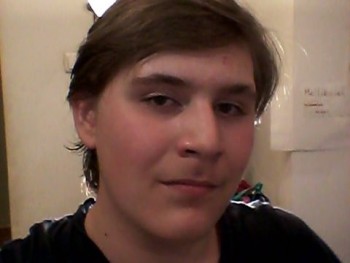 KLevital 19 éves társkereső profilképe