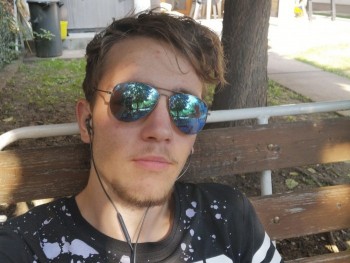 Makádi Miklós 21 éves társkereső profilképe