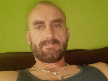 Kalandor Tibor 46 éves társkereső profilképe