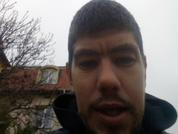 varga sándor 31 éves társkereső profilképe
