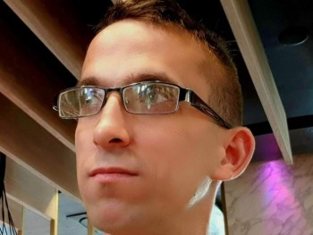 Ivanics Tamás 33 éves társkereső profilképe
