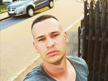 lobato 28 éves társkereső profilképe