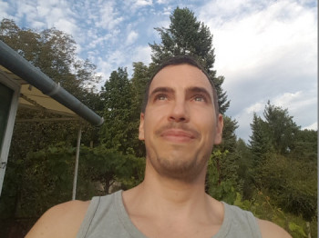 Újfiú 42 éves társkereső profilképe