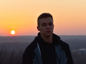 Zozzer 20 éves társkereső profilképe