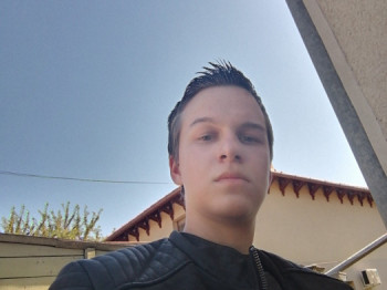 Pihelevics Levi 17 éves társkereső profilképe