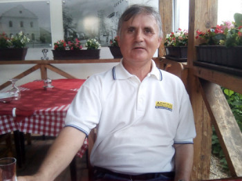 senior53 54 éves társkereső profilképe