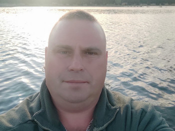 barac 42 éves társkereső profilképe