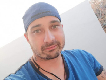 Anurio 34 éves társkereső profilképe