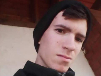 adam15 20 éves társkereső profilképe