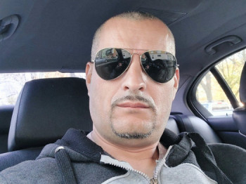 rasaj 42 éves társkereső profilképe