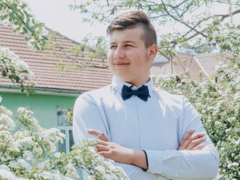 Denisz Kiee 17 éves társkereső profilképe