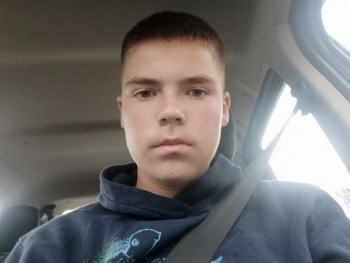 dominik 18 16 éves társkereső profilképe