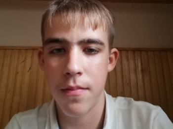Tamás 16 17 éves társkereső profilképe