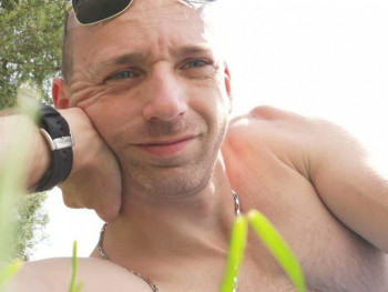Hercc 40 éves társkereső profilképe