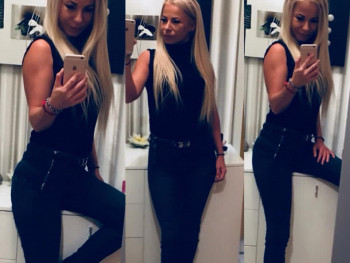 Corinna 43 éves társkereső profilképe