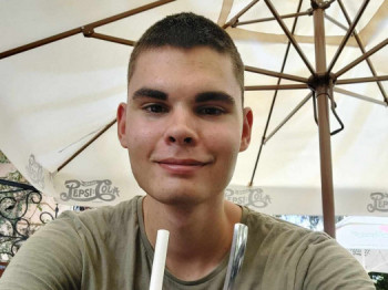 Szebenyi Gergő 18 éves társkereső profilképe