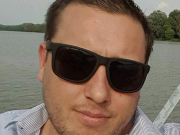 Petiedi 45 éves társkereső profilképe