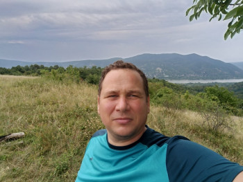 Imre 80 44 éves társkereső profilképe