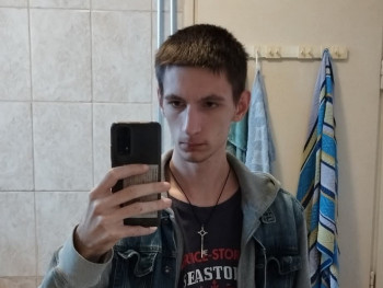 FMartin2004 21 éves társkereső profilképe