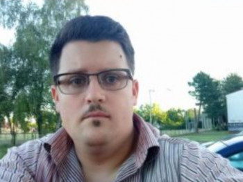 Akos94 31 éves társkereső profilképe
