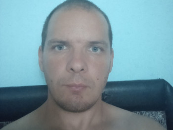 Karcsi05 34 éves társkereső profilképe