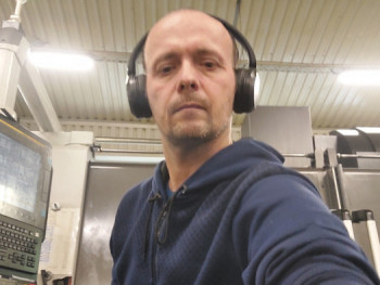 elaszlo 46 éves társkereső profilképe