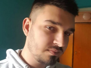 adika22 21 éves társkereső profilképe